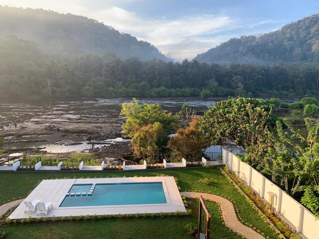 Seeheim Resorts Athirappilly Exteriör bild