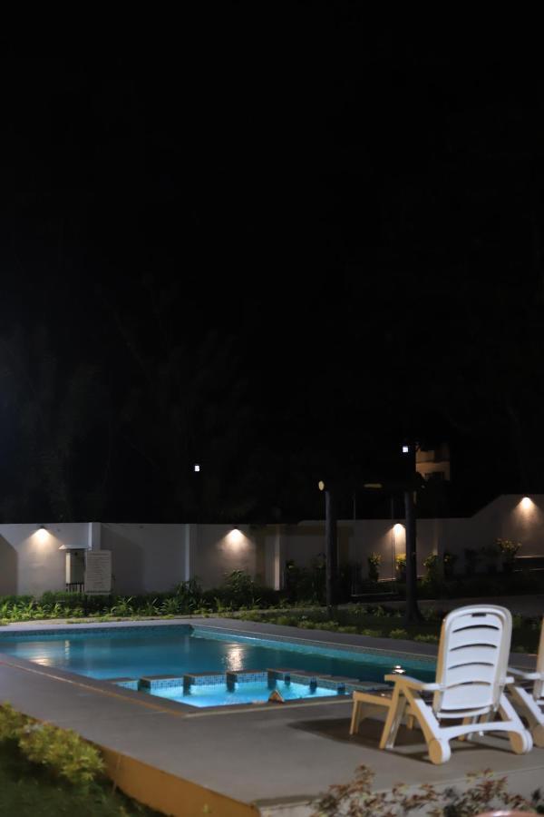 Seeheim Resorts Athirappilly Exteriör bild
