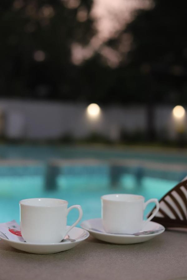 Seeheim Resorts Athirappilly Exteriör bild
