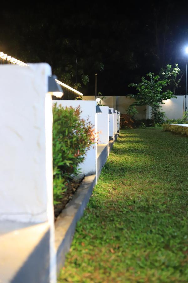 Seeheim Resorts Athirappilly Exteriör bild