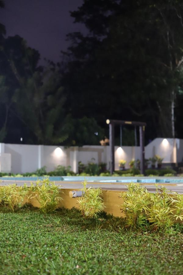 Seeheim Resorts Athirappilly Exteriör bild