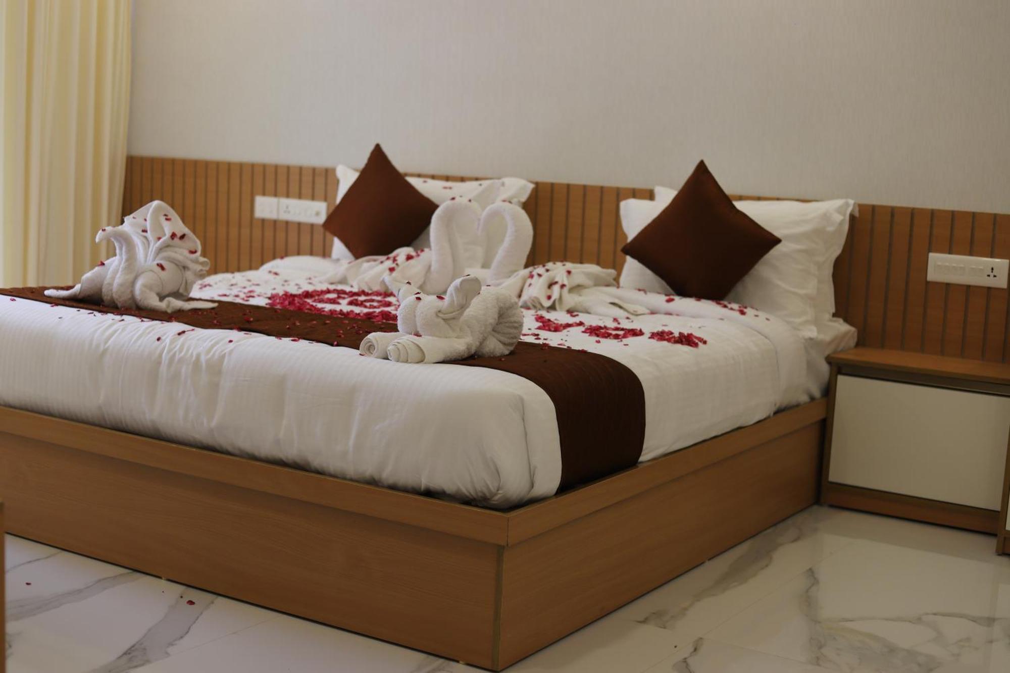 Seeheim Resorts Athirappilly Exteriör bild