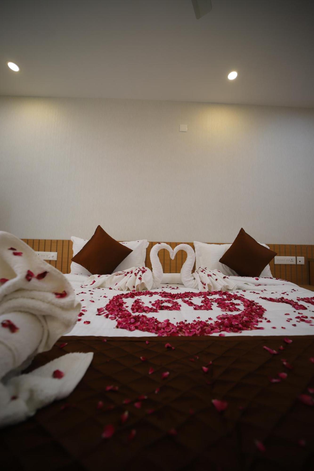 Seeheim Resorts Athirappilly Exteriör bild