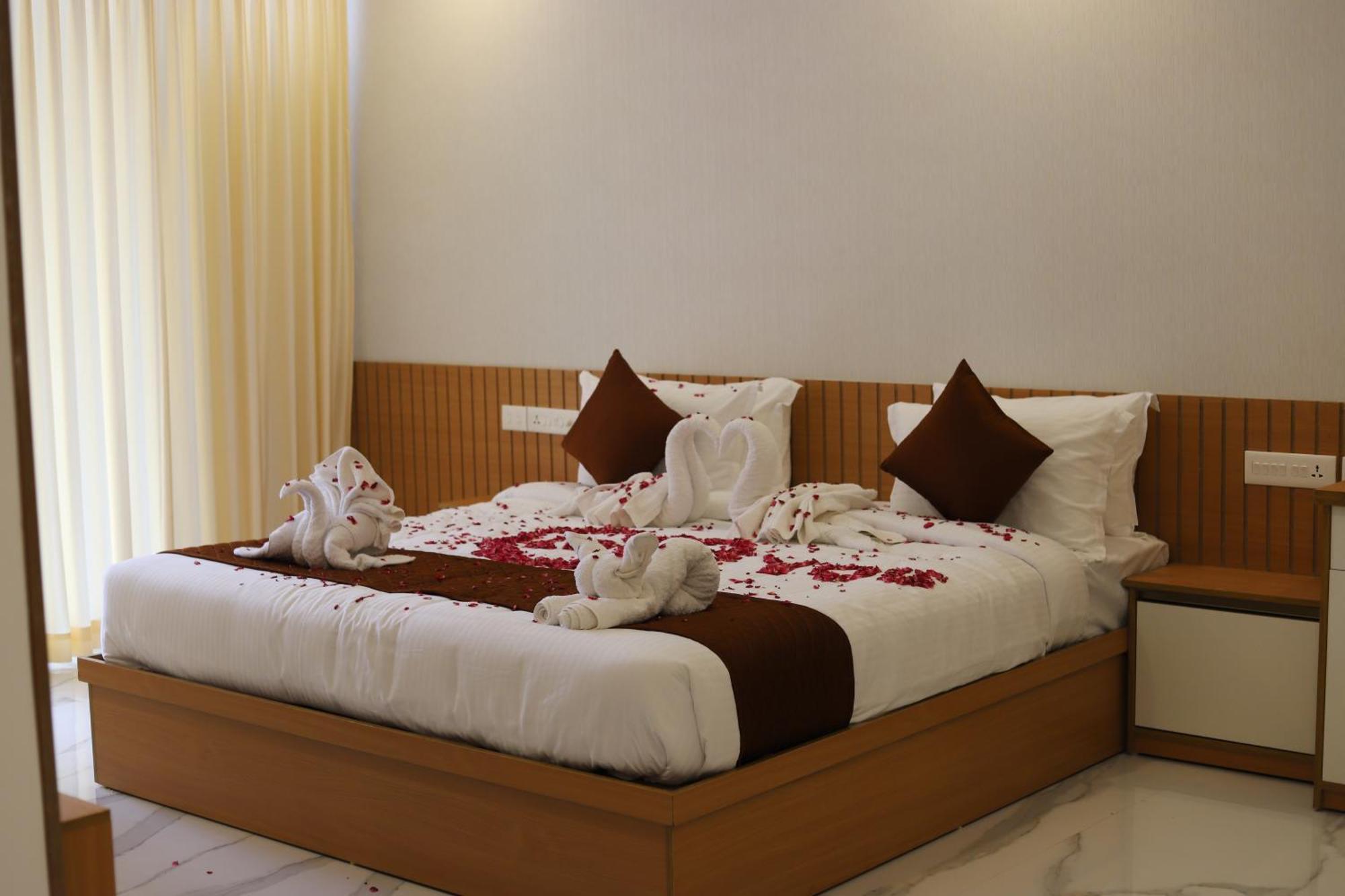 Seeheim Resorts Athirappilly Exteriör bild