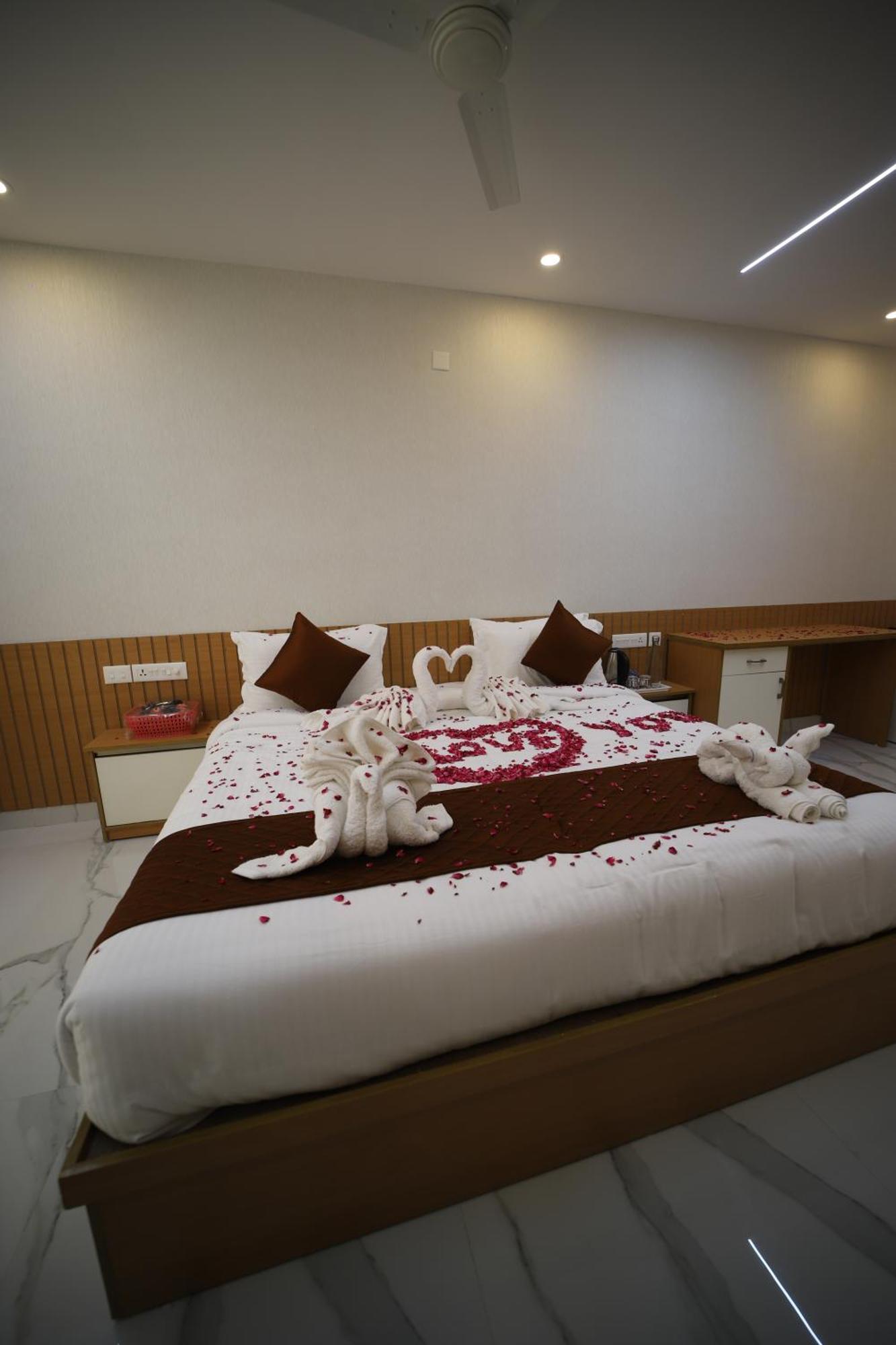 Seeheim Resorts Athirappilly Exteriör bild